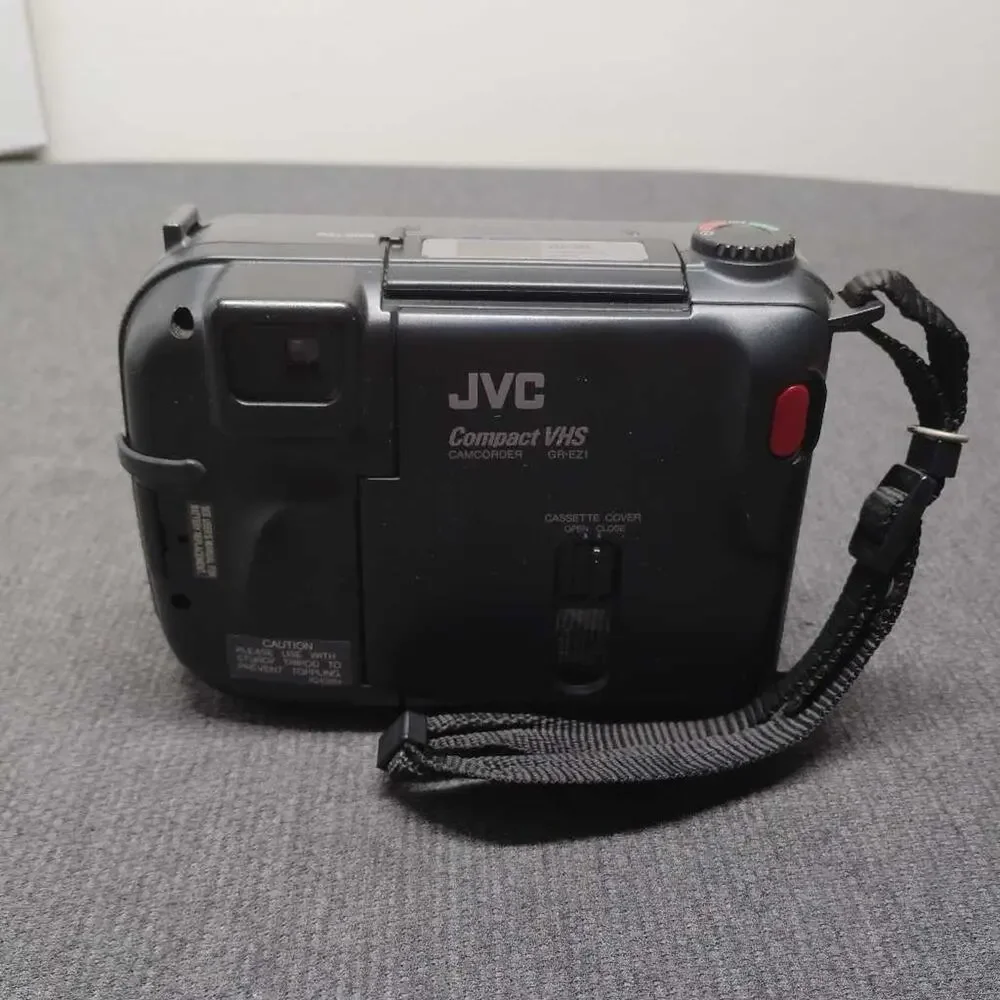 Vintage JVC GR-EZ1 Compact VHS Camcorder VHS-C Cassette Adapter Bundle Untested